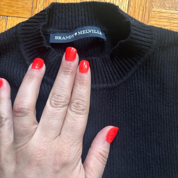 brandy melville tank top ribbed high neck - looking for best offer - Picture 2 of 3